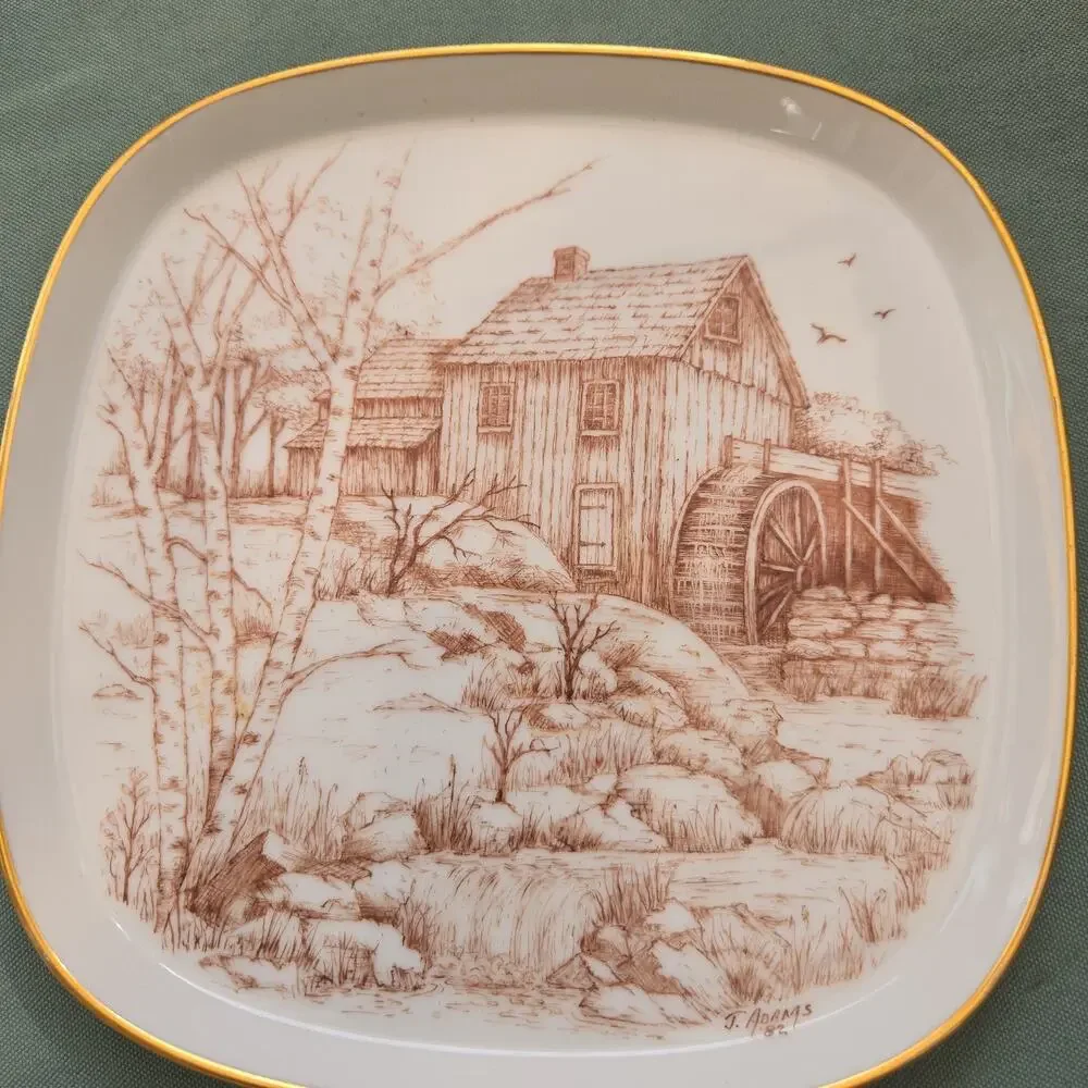 Gold rimmed country cottage ceramic dish